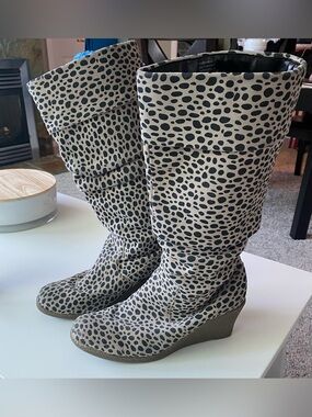 Colin Stuart Black and Cream leather Wedge Knee Boots